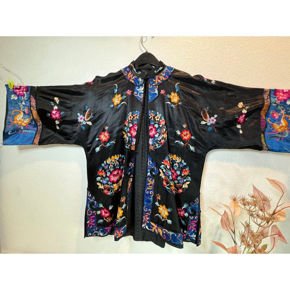 Antique 1890s-1930s Hand-Embroidered‎ Chinese Silk Jacket Qing Dynasty 22x28 - Picture 2 of 10